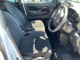 運転席も広々、ドライブも楽しめますね♪実際お座りいただくのが、分かりやすいと思います。お気軽にご来店ください!