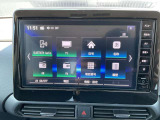 日産純正9インチメモリーナビ(MM223D-L)装備。スマートフォンによる部分地図更新、Bluetooth接続での音楽視聴、快適な画面操作と高音質なオーディオ再生。