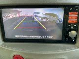 バックモニター付きで、夜道の車庫入れも安心してできます。