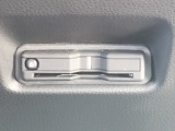 ETC2.0車載器が装備されております。路車協調システムによる運転支援サービスを受けることができる車載器です。カードを挿入して直ぐに使えるようセットアップ(有料)してお渡しします。