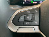 ステアリング左側では追従機能等の操作が行えます。追従機能はまるで「もう一人のドライバー」です。