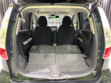 積み下ろしのしやすいデッキにはたっぷりと荷物を積み込んでいただけます。遊びから仕事まで、様々なシーンで頼れます♪