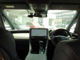 見通しのよいすっきりとした視界で、運転のしやすさは疲れにくさにも繋がりますよ♪
