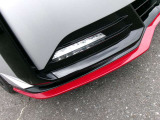 NISMO専用LEDフォグランプ。鮮やかな白光色で明るく照らします。