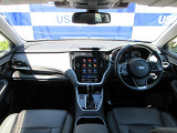 シンプルで機能的な運転席まわり。車お操作することを重視したインテリア。