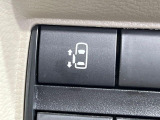 【パワースライドドア】スマートキーや運転席のスイッチでスライドドアの開閉が可能♪電動だから力を入れてドアを開ける必要が無く、小さいお子様でも、重い荷物を持っている時もラクに開け閉めできます♪