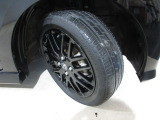 165/55R15インチ純正アルミホイール。