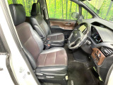運転席シート廻りは使用感も少なく、良好な状態となっています。丁寧に使われていたことがよくわかりますね。