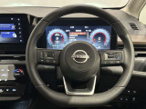 アクセル、ブレーキ、ステアリング操作をクルマがサポート。ドライバーの負担を軽減します。運転支援技術 プロパイロット装備