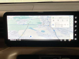 メ-カ-ナビが付いて、多彩な機能が使えます、お出かけの時も目的地をナビが案内してくれるので、安心してお出かけ出来ます♪♪