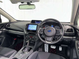 運転席まわりです。 各操作スイッチは使いやすい位置に配置されてます。