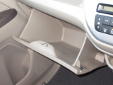 豊富な収納で、いつもすっきりとした車内、ほしい場所にちょうど良い収納を備えました。