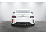 ワイド&ローが強調されたリアスタイリング。水平基調のテールライトが、次世代BMWのアイデンティティを主張します。