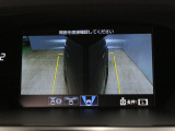 【サイドカメラ】ドライバーに車両の側方の死角をはっきりと見えるようにします。