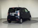 バックカメラが付いているのでバックでの車庫入れも安心です。