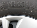タイヤサイズは、185/65R15です。