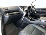 見通しのよいすっきりとした視界で、誰でも運転しやすいです。運転のしやすさは疲れにくさにも繋がりますよ♪