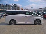 両側パワースライドドア付きだから、狭い駐車スペースなどでの 乗り降りラクラク!小さなお子さまのいるご家庭には嬉しい装備。