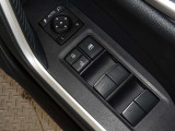 電動格納式ドアミラー・パワーウインドウを装備しています。