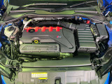 直列5気筒DOHC20バルブICターボ、総排気量2,480cc