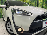 【LEDヘッドライト】悪天候や夜間走行時も良好な視界を確保し安心して運転できる高輝度LEDヘッドライトを装備!点灯速度が早く、消費電力も抑えられています。