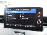 ナビゲーションはホンダコネクトディスプレイを装着しております。AM、FM、Bluetooth、フルセグTVがご使用いただけます。初めて訪れた場所でも道に迷わず安心ですね!