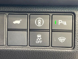 【パワーバックドア】スマートキーや運転席のボタンを押すだけでリアゲートが自動で開閉します!荷物を持っている時や、高い位置にあるバックドアを閉める際に便利な機能です♪