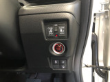 【両側電動スライドドア】リモコンや運転席のスイッチ操作のほか、ドアハンドルを少し引くだけでリアドアが自動開閉します♪