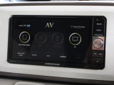 ナビゲーションは純正メモリーナビ(NMZM-W67D)を装着しております。AM、FM、CD、DVD再生、Bluetooth、音楽録音再生がご使用いただけます。初めて訪れた場所でも安心ですね!