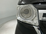 LEDヘッドライトは、点灯の瞬間から最大光量を発揮し、突然暗くなるトンネルなどでの安定感を高めます。