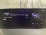 カメラが車線を認識してはみ出しそうになるとステアリングアシストが介入するレーン・キープ・アシストシステムを装備しております。お好みで作動・非作動の設定も可能です。