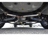 車両後方からの下回りです。マフラー防錆塗装や下回り防錆施工等も可能でございます。