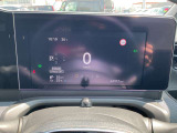 視認性の高いメーターで運転情報を的確に把握できます