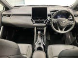 高いホールド性で運転姿勢が安定します。長距離ドライブでも疲れにくいのが魅力です。快適なドライビングライフをお送りください♪