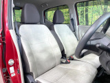運転席シート廻りは使用感も少なく、良好な状態となっています。前オーナー様が丁寧に使っていたことがよくわかりますね。