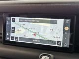 新インフォテイメントシステム「Pivi Pro」に搭載される3Dサラウンドカメラシステム。車輌AIにより車輌を含む周囲の映像を立体的に表示。よりスムーズな駐車や発進が可能となります。