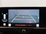 バックガイドモニターで、後方を確認しながら安心して駐車することができます。運転初心者も熟練者も必須の機能ですよ!