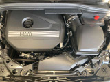 BMWのエンジンは世界的にも認められている高性能エンジンです。レスポンスがよく高回転型の心地よい吹きあがりなど駆け抜ける歓びのキーになる部分でございます。