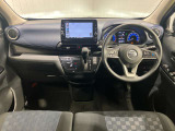 運転席からの視界が左右に広く隅々まではっきりと見えます!クルマの前端も把握しやすく安心です★