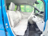 運転席シート廻りは使用感も少なく、良好な状態となっています。丁寧に使われていたことがよくわかりますね。