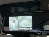【アラウンドビューモニター】車を上から見下ろしているかのような映像で周囲の状況がひと目で確認、狭い駐車場に駐車するときも安心です♪