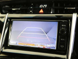 車庫入れや駐車で威力を発揮するのがバックモニター!ナビディスプレイに後ろの様子が映し出されるから安心です。