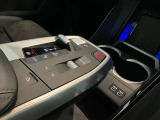 BMWらしい、シンプルですが直感で使いやすい内装デザインです。