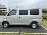ご購入して頂いた車両は、ご納車前に、しっかり点検・整備してからの、ご納車になります。点検箇所は、エンジンオイル交換・ワイパーゴム・ブレーキ点検・調整・その他を確認のうえ、ご納車いたします。