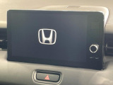 【メーカー純正ナビ】インテリアに溶け込むスタイリッシュな「専用設計」メーカーナビを装備♪視認性や操作性など基本性能にも優れ、より上質なカーライフをお楽しみいただけます。