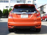 車庫入れが苦手な方も安心してください。バックカメラが付いています!