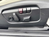 運転席シートメモリー機能付き電動シート