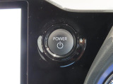 スマートキー装備車なので、キーを取り出さなくてもエンジン始動が可能です。