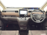 ★いつでも気持ちよく運転できて、使い勝手のいい収納や体をケアするシート、細部にまでこだわったインテリア♪
