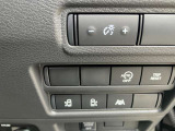 オートスライドドアは、運転席前にあるスイッチの操作でもオート開閉ができ、とても便利です。